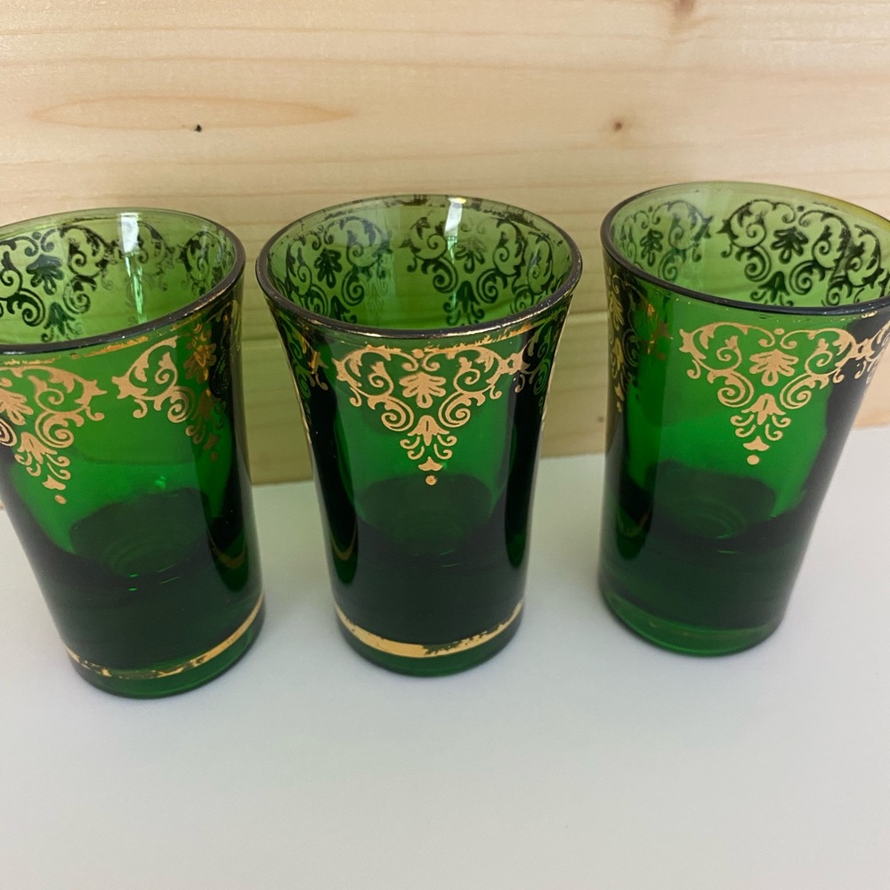 Vintage Emerald Green Gold Accent Shot Glasses Mid Century Barware Retro - Picture 5 of 8